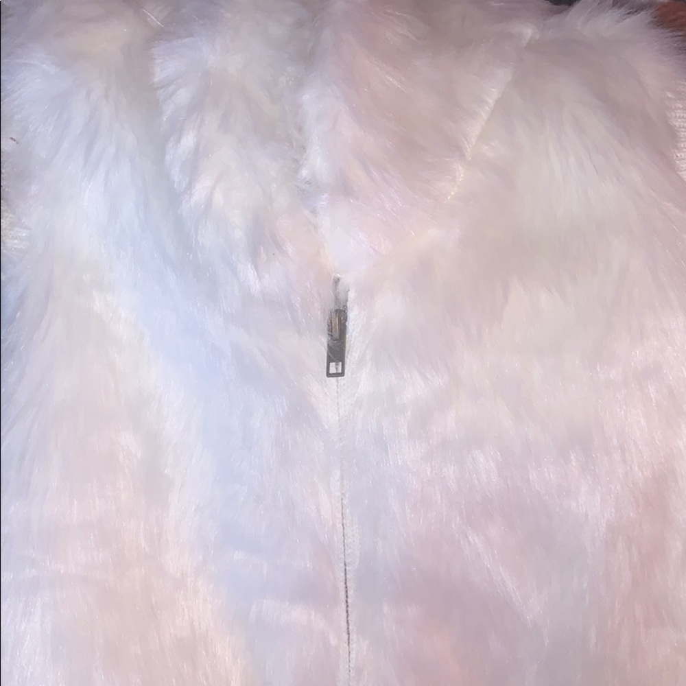 White vest fur